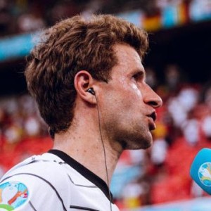 v站-德国将帅齐吹戈森斯 穆勒：原来他在意甲踢球啊……