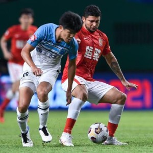 v体育-广州德比上演精彩进球大战 范加斯特田忌赛马收效