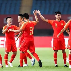 v站-鲁能如何遏制法比奥的发挥？球迷建议韩鹏重用彭啸首发，值得期待